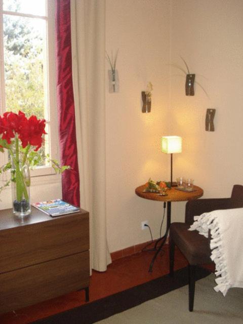 Les Cypres Bed and Breakfast Contes  Kamer foto